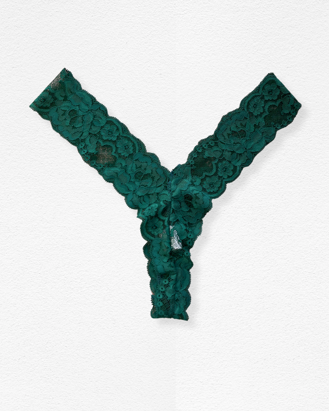 Panty hilo en encaje floral