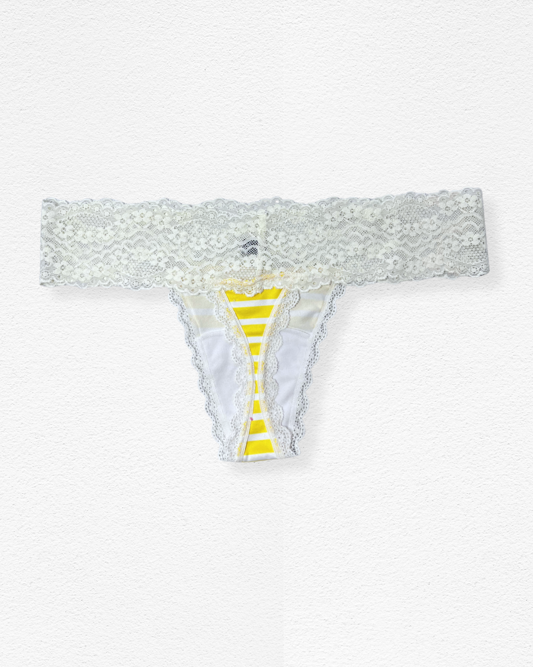 Panty Hilo con Fajón de Encaje