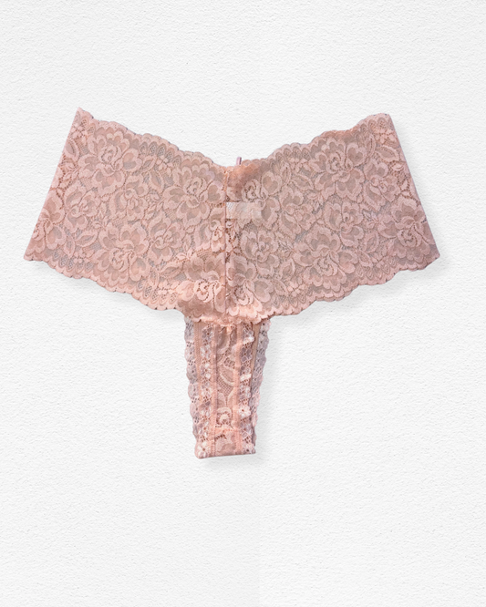 Panty hilo de faja gruesa con encaje