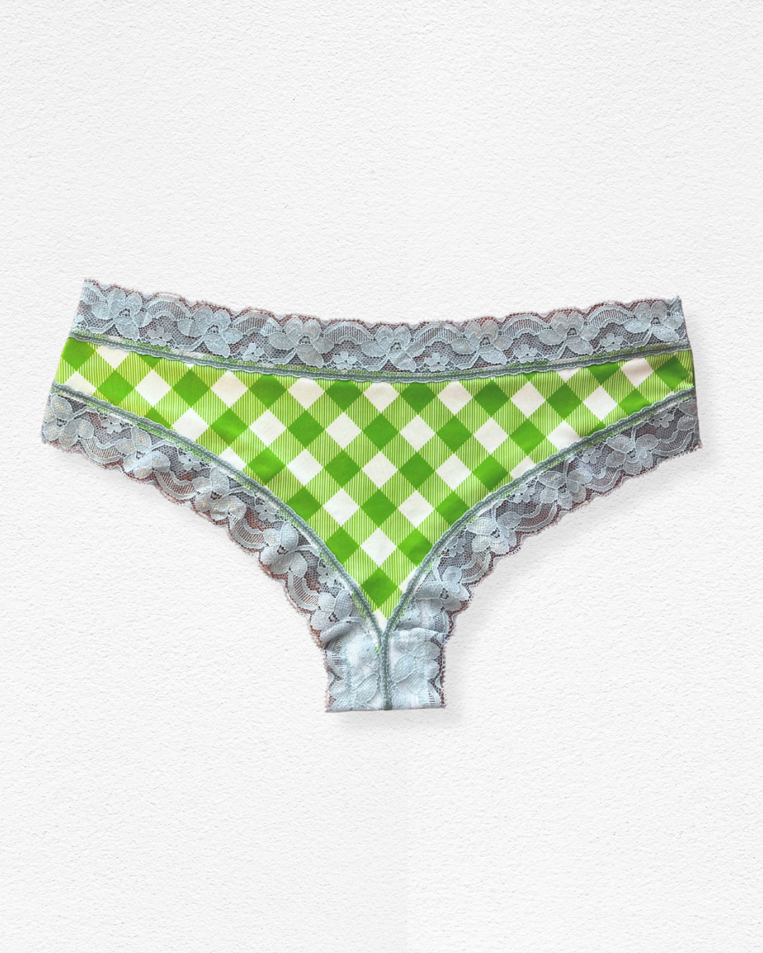 Panty cachetero de encaje