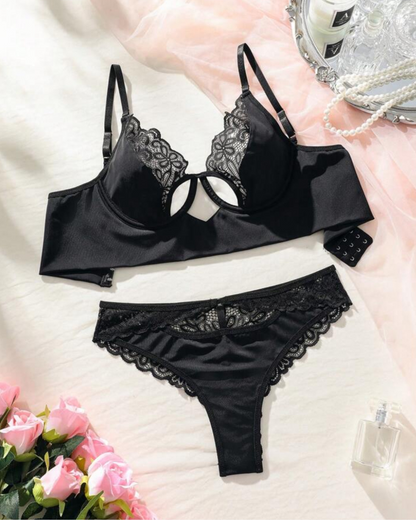 Set de Ropa Interior Dafne - Detalle Cut Out con Encaje