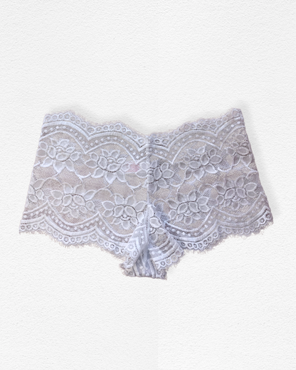 Panty cachetero de encaje