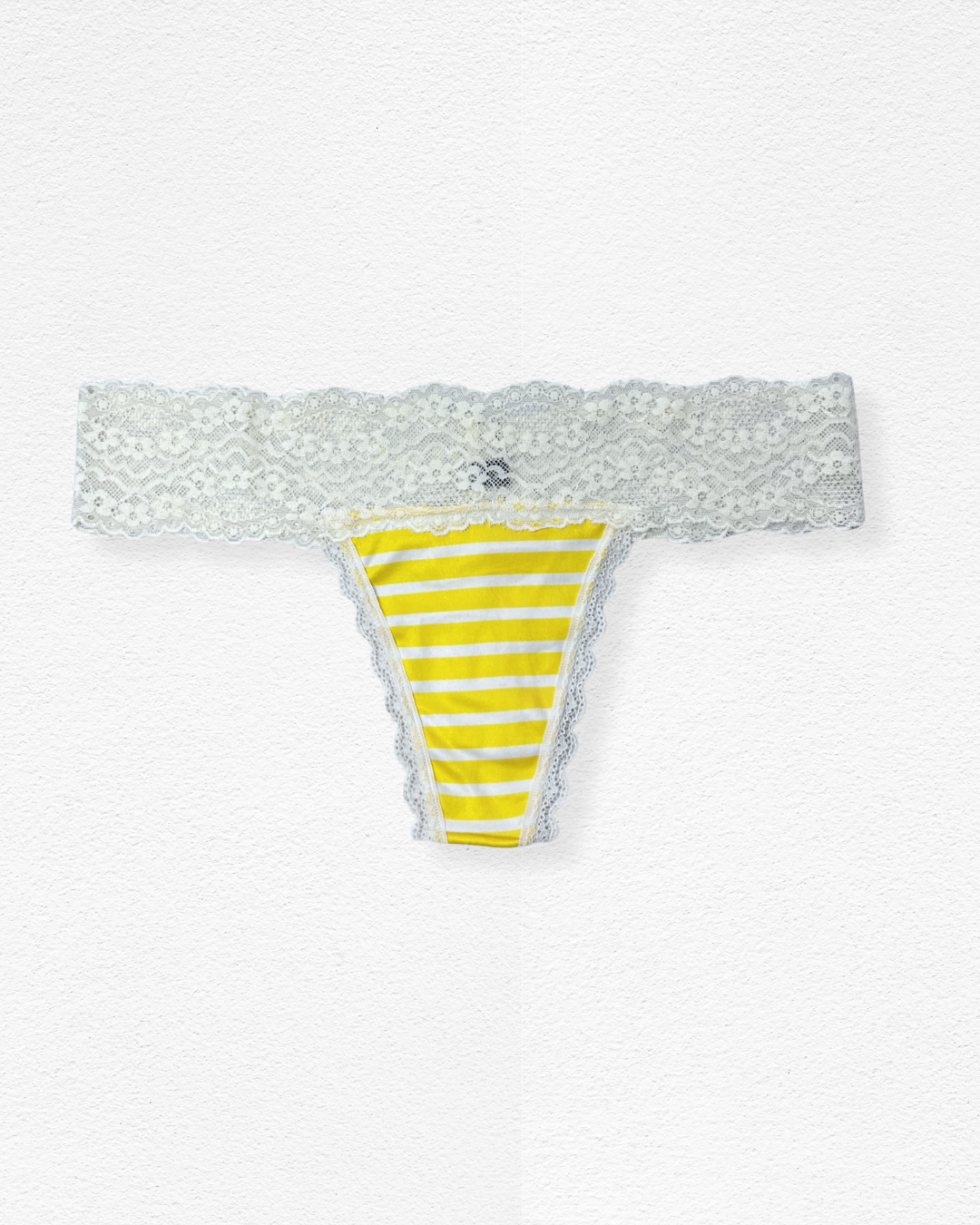 Panty Hilo con Fajón de Encaje