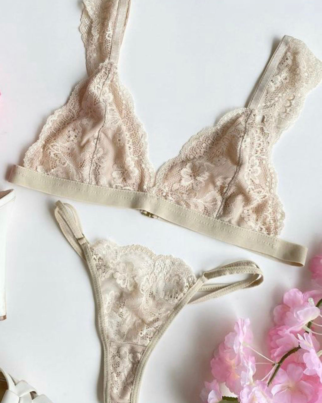 Set de Ropa Interior Cindy - Encaje Floral Beige