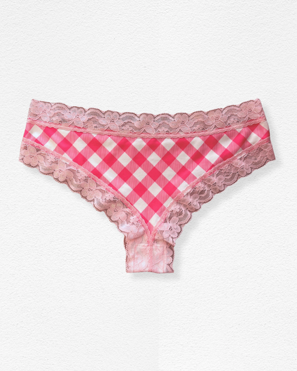 Panty cachetero de encaje