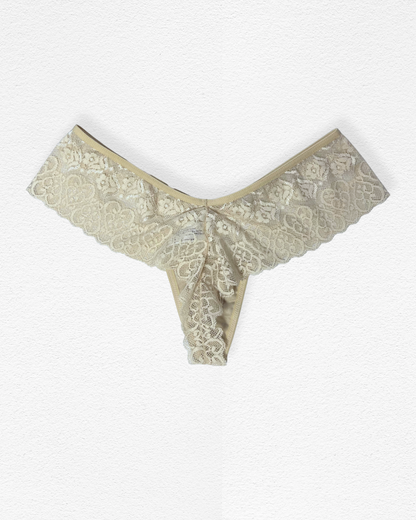 Panty hilo de encaje floral