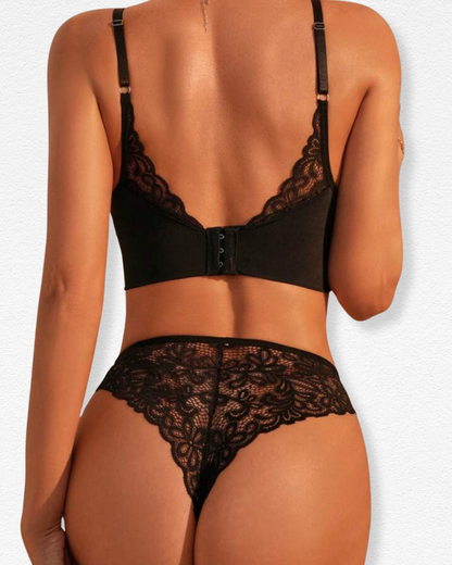 Set de Ropa Interior Dafne - Detalle Cut Out con Encaje