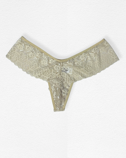 Panty hilo de encaje floral