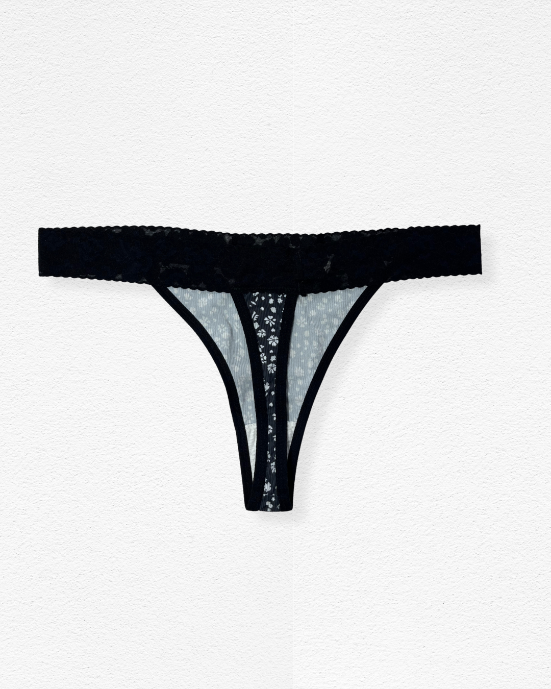 Panty Hilo con Fajón de Encaje