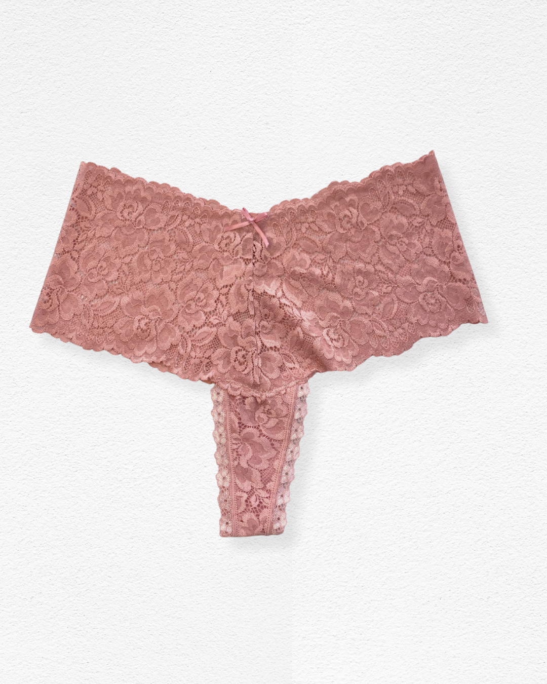 Panty hilo de faja gruesa con encaje